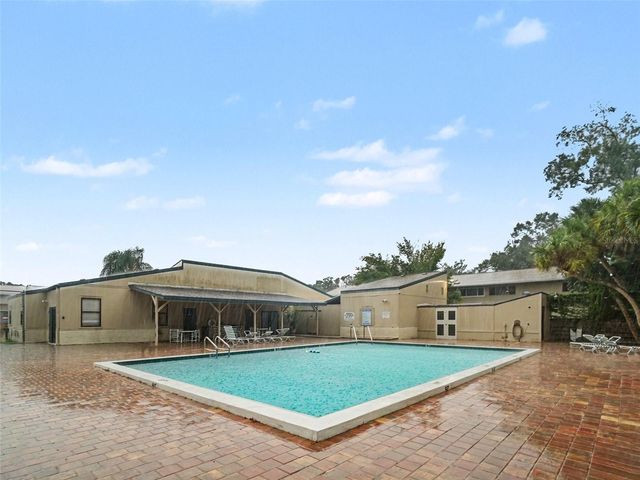 908 BYRON LANE 6, Sarasota, FL 34243