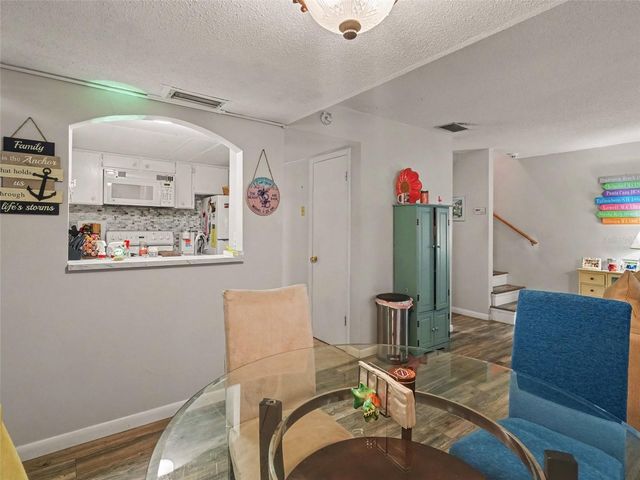 908 BYRON LANE 6, Sarasota, FL 34243
