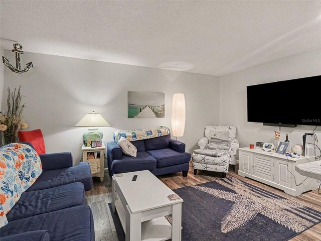 908 BYRON LANE 6, Sarasota, FL 34243