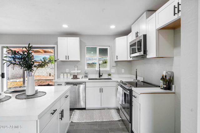 2014 E BAYBERRY Avenue, Mesa, AZ 85204