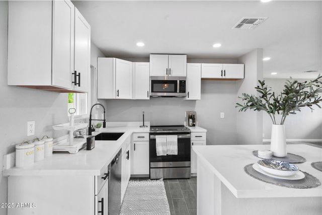 2014 E BAYBERRY Avenue, Mesa, AZ 85204