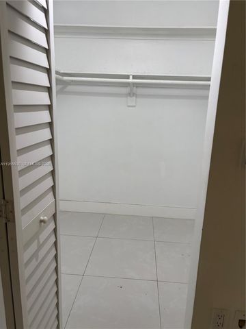 1475 NE 125th Ter 403B, North Miami, FL 33161