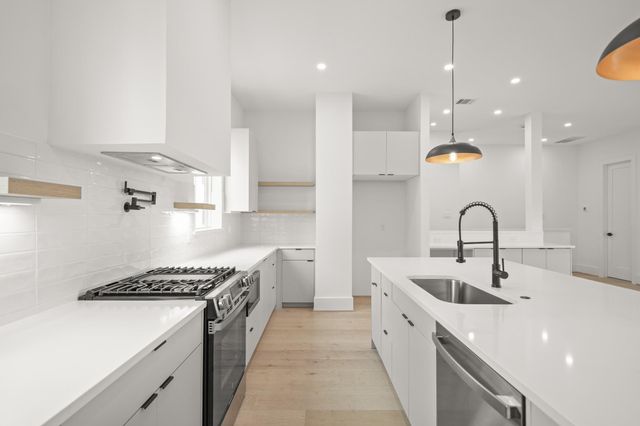 319 N Nagle Street, Houston, TX 77003