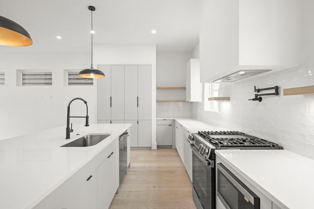 319 N Nagle Street, Houston, TX 77003