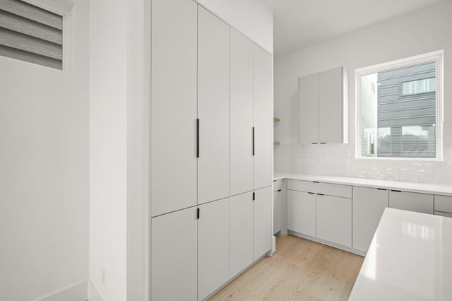 319 N Nagle Street, Houston, TX 77003