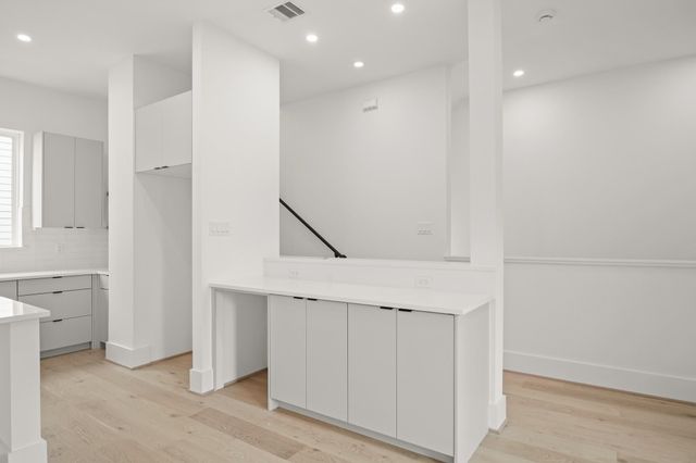 319 N Nagle Street, Houston, TX 77003