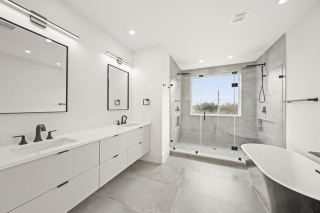 319 N Nagle Street, Houston, TX 77003