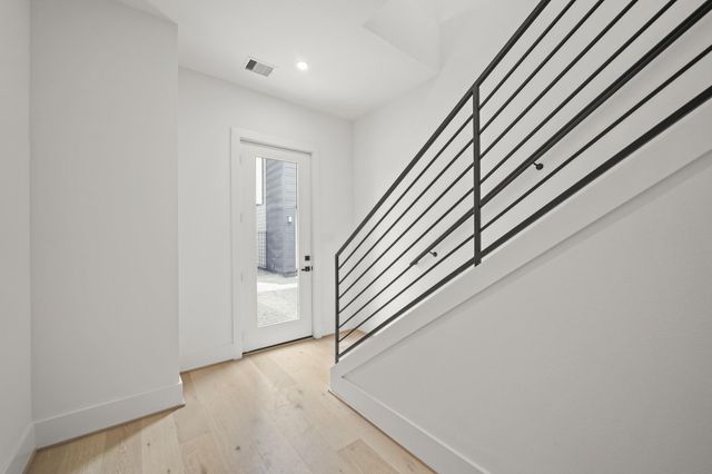 319 N Nagle Street, Houston, TX 77003