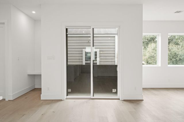 319 N Nagle Street, Houston, TX 77003