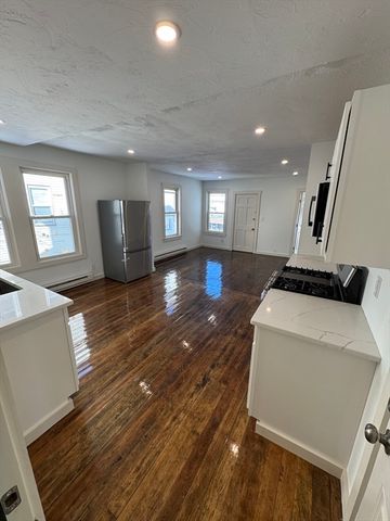 213 Mechanic St 2, Leominster, MA 01453