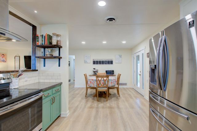 1748 Mulberry Way, Hughson, CA 95326