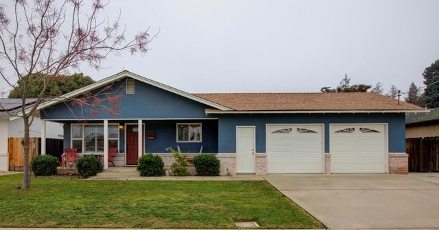 1748 Mulberry Way, Hughson, CA 95326