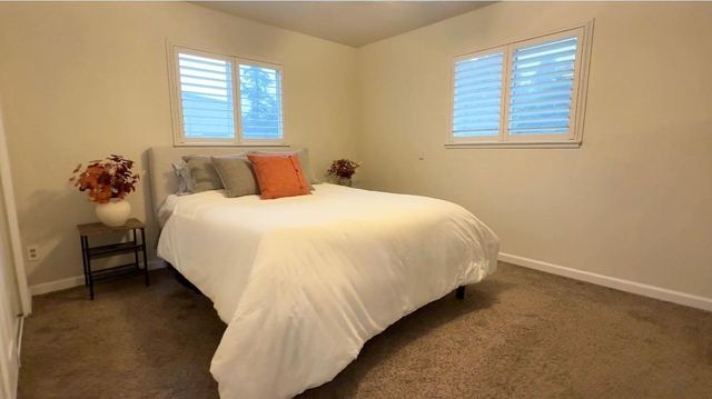 1748 Mulberry Way, Hughson, CA 95326