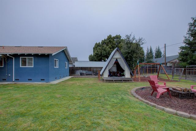 1748 Mulberry Way, Hughson, CA 95326