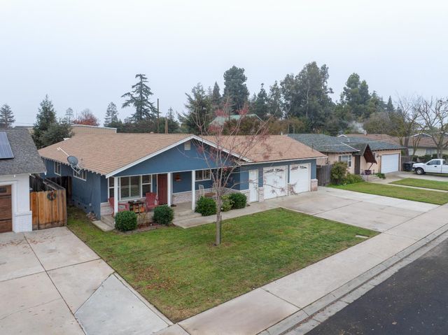1748 Mulberry Way, Hughson, CA 95326