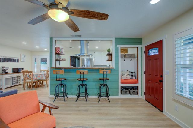 1748 Mulberry Way, Hughson, CA 95326