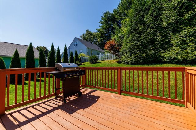 34 Evelyn St, Worcester, MA 01607