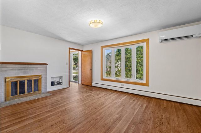 34 Evelyn St, Worcester, MA 01607