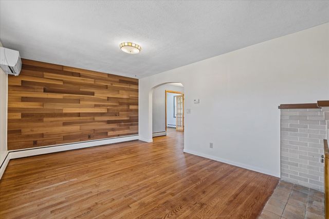 34 Evelyn St, Worcester, MA 01607