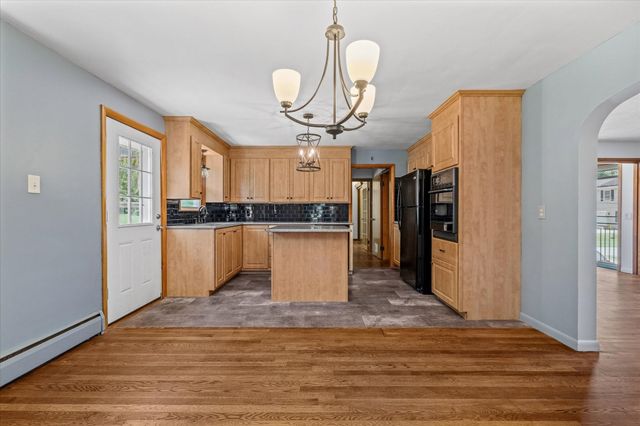 34 Evelyn St, Worcester, MA 01607