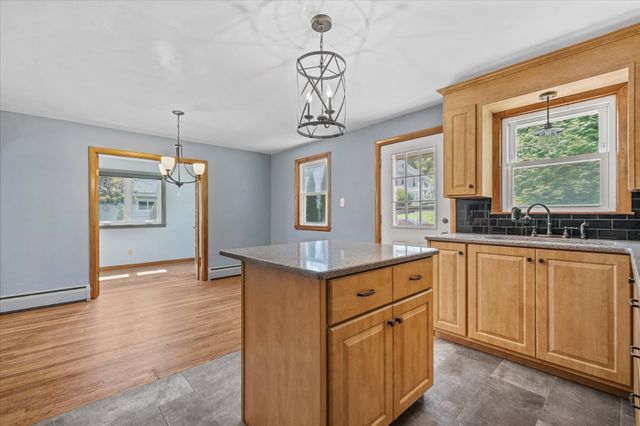 34 Evelyn St, Worcester, MA 01607