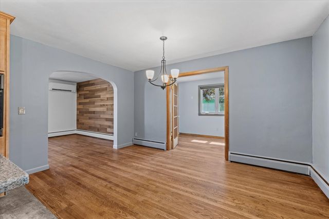 34 Evelyn St, Worcester, MA 01607