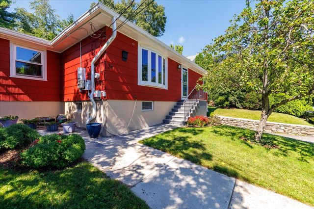 34 Evelyn St, Worcester, MA 01607