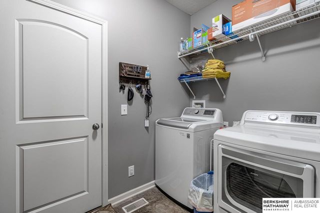 8919 N 171st Street, Bennington, NE 68007