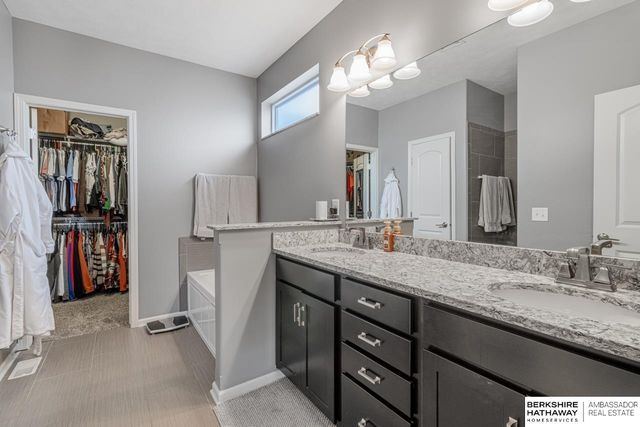 8919 N 171st Street, Bennington, NE 68007