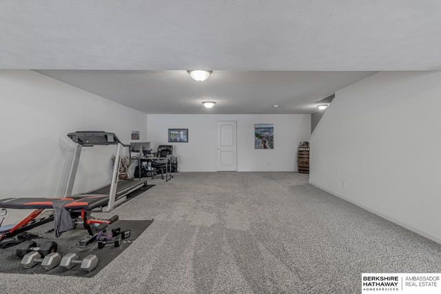 8919 N 171st Street, Bennington, NE 68007