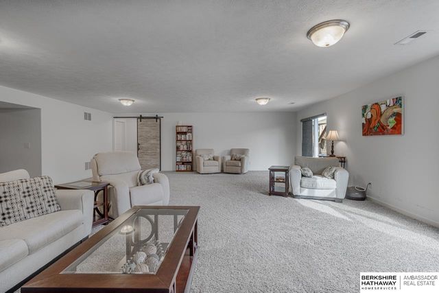 8919 N 171st Street, Bennington, NE 68007