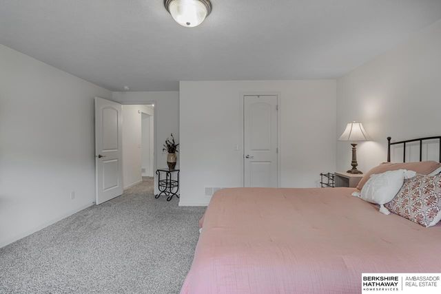 8919 N 171st Street, Bennington, NE 68007