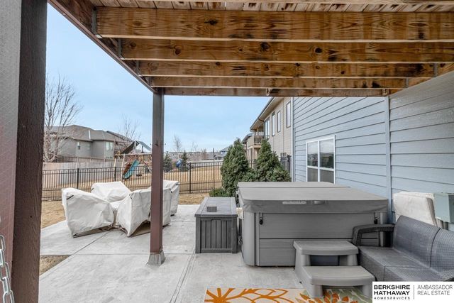 8919 N 171st Street, Bennington, NE 68007