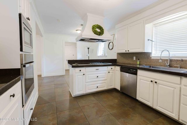5355 Suffolk Drive, Jackson, MS 39211