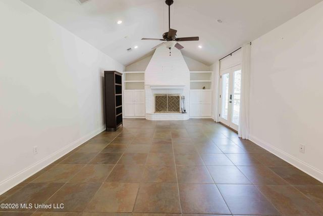 5355 Suffolk Drive, Jackson, MS 39211