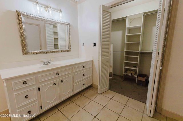 5355 Suffolk Drive, Jackson, MS 39211