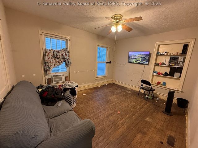 1327 Monroe Avenue, Huntington, WV 25704