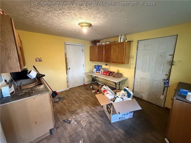 1327 Monroe Avenue, Huntington, WV 25704