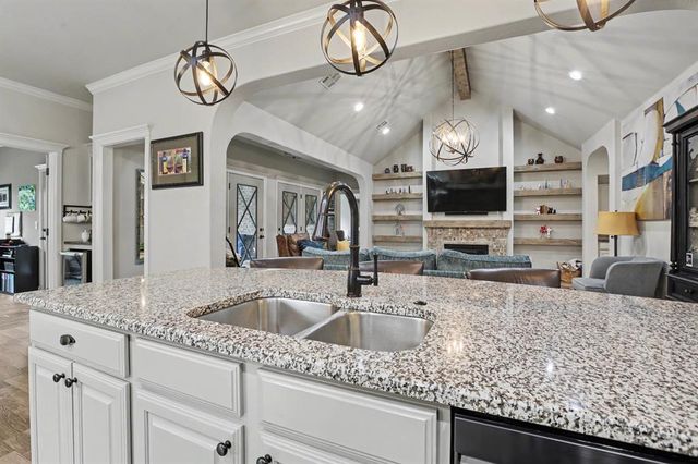 19521 Rambling Creek Drive, Edmond, OK 73012