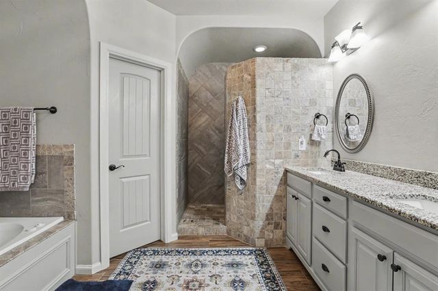 19521 Rambling Creek Drive, Edmond, OK 73012