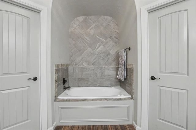 19521 Rambling Creek Drive, Edmond, OK 73012