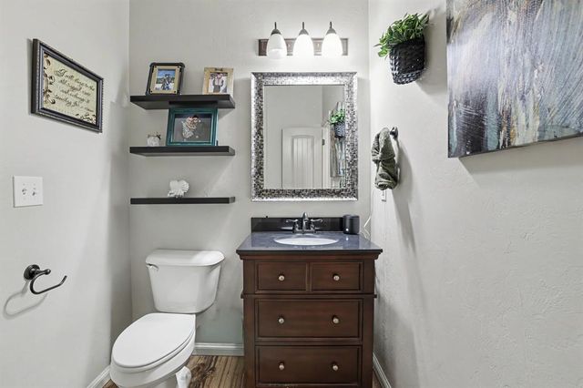 19521 Rambling Creek Drive, Edmond, OK 73012