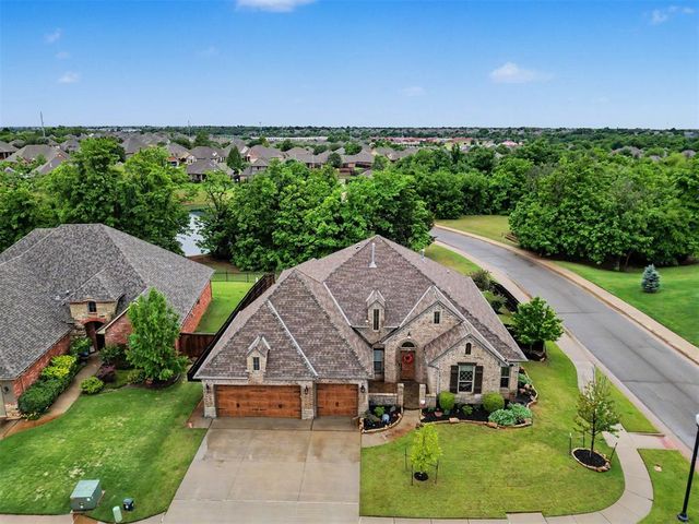 19521 Rambling Creek Drive, Edmond, OK 73012