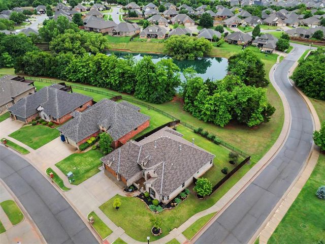 19521 Rambling Creek Drive, Edmond, OK 73012