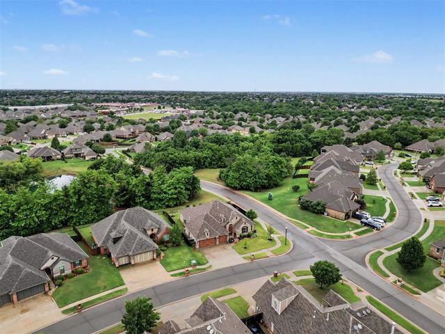19521 Rambling Creek Drive, Edmond, OK 73012