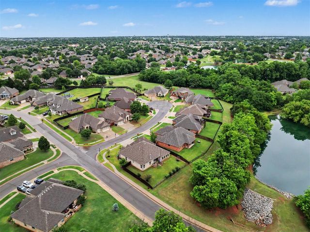 19521 Rambling Creek Drive, Edmond, OK 73012