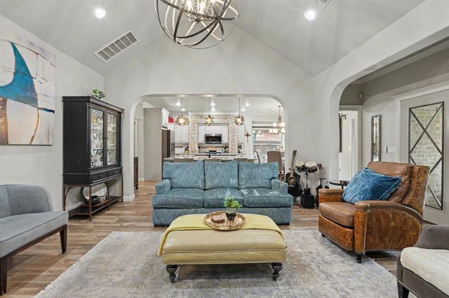19521 Rambling Creek Drive, Edmond, OK 73012