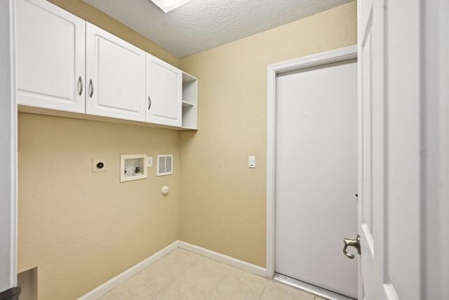 421 Gazetta Way, West Palm Beach, FL 33413