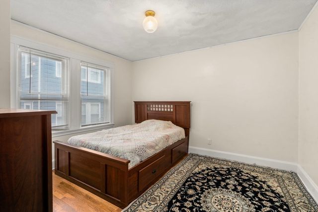 56 Edgecliff Rd 1, Watertown, MA 02472