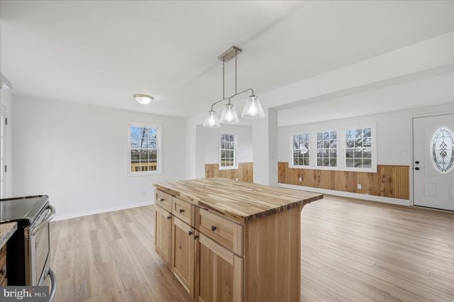 361 CEDAR DR, Kearneysville, WV 25430